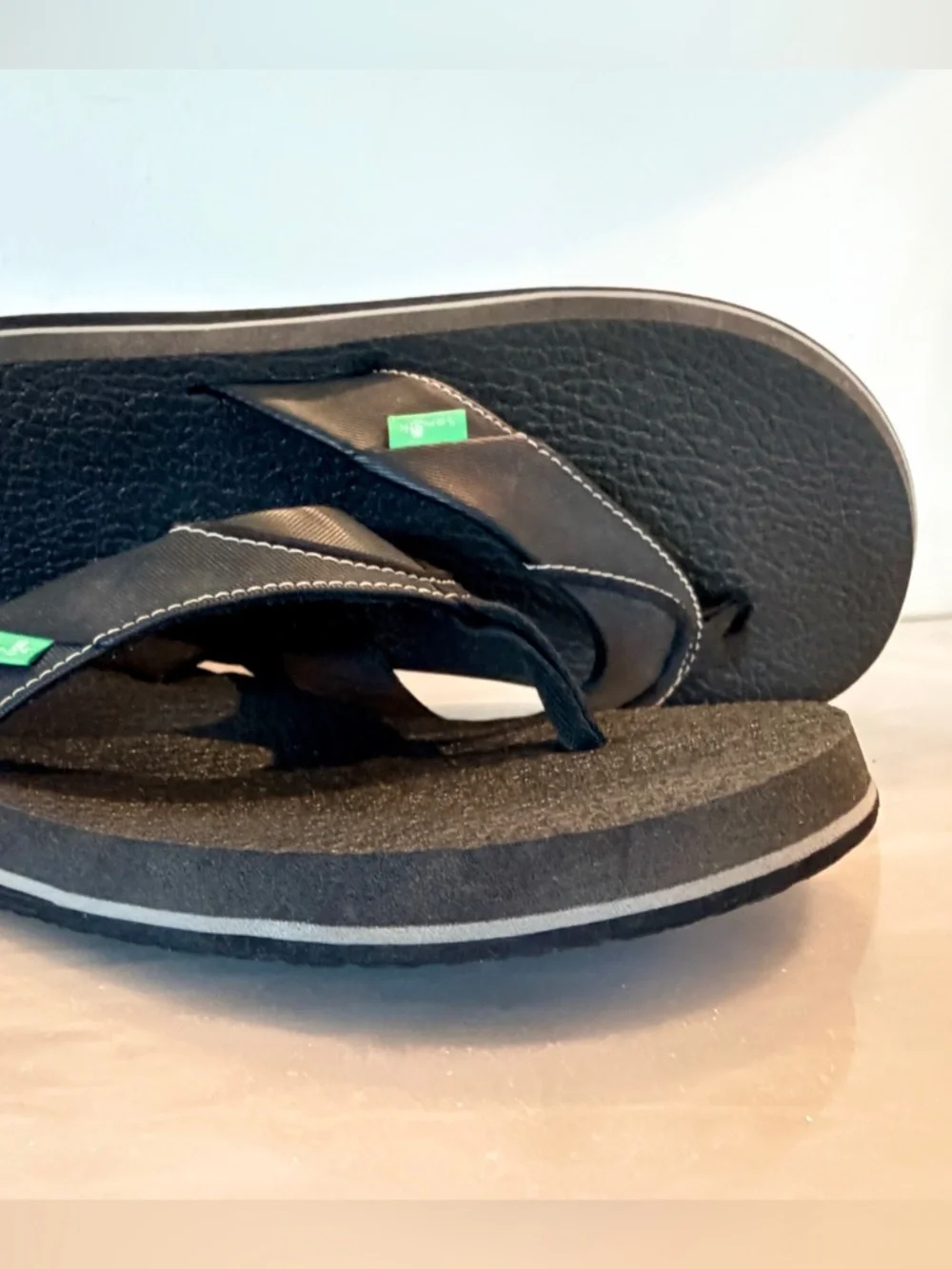 Sanuk Flip Flops Mens 11 Black Comfort Sandals Casual Beach Lightweight